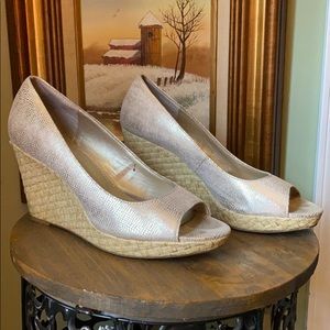 Bandolino Chapagne Espadrilles